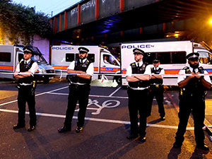 Londra’da camiden çıkanlara araçlı saldırı