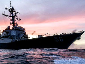 ABD gemisi tankerle çarpıştı: 10 asker kayıp
