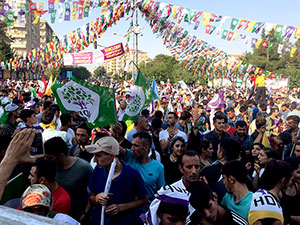 HDP'den Diyarbakır'da vicdan ve adalet mitingi
