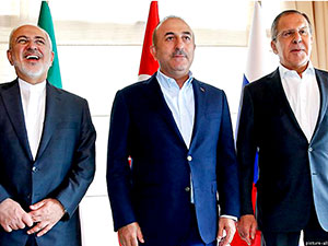 Çavuşoğlu: YPG konusundaki hassasiyetimiz devam ediyor