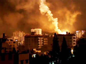 İsrail Gazze'yi bombaladı