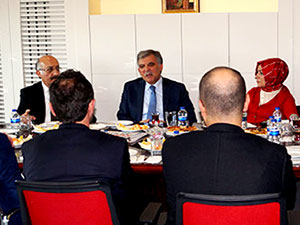 Abdullah Gül, Karar gazetesini ziyaret etti