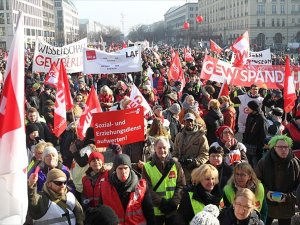 Almanya’da kamu çalışanları greve gidiyor