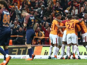 Galatasaray zirve yarışında avantaj yakaladı