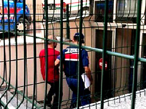 24 havalimanı işçisi tutuklandı