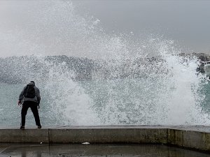 İstanbul'da gece saatlerinden itibaren lodos etkili olacak