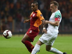 Galatasaray evinde 16 maç sonra puan kaybetti