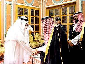 Kral Selman ile Veliaht Prens Kaşıkçı'nın oğulları ile görüştü