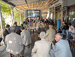 Diyarbakır "açılım" oturumunu izliyor