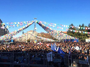 Diyarbakır’da Leyla Güven için binler bir araya geldi