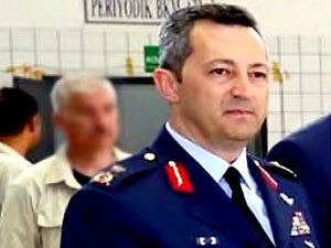 Savaş uçaklarının harekât sorumlusu general tutuklandı