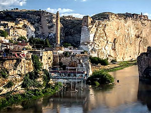 Sular altında bırakılacak olan Hasankeyf'in 600 yıl önce yazılmış kitabı yayınlandı