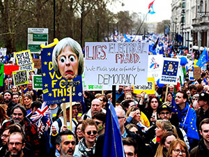 Londra'da 1 milyon kişi Brexit'e karşı yürüdü