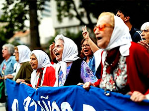 Plaza de Mayo Anneleri: Kayıp 130. kişiyi bulduk