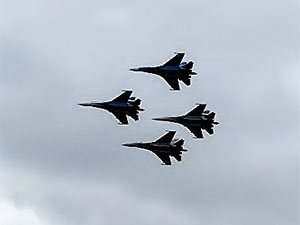 Rus Su-27 uçağı,  ABD’ye ait savaş uçağına müdahale etti