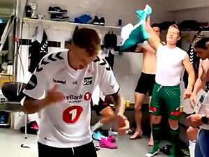 Norveçli futbolculardan Kürtçe şarkıyla kutlama