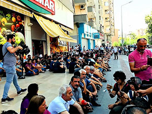 Diyarbakır'da kayyum protestosu sürüyor