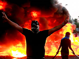 Irak'ta protestolar: İbadi ve Sadr’dan erken seçim çağrısı