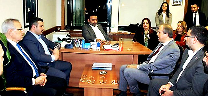 Avcılar Belediye Başkanı Hançerli'den 10 bin çürük bina için oturma eylemi