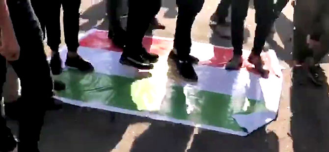 Bağdat’ta Haşdi Şabi yanlıları Kürdistan Bayrağı’nı yaktı