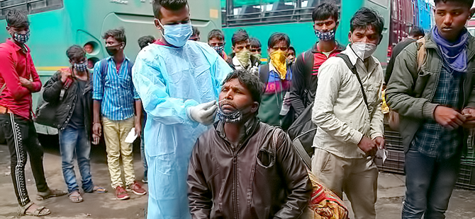 Dünya Sağlık Örgütü: Çifte mutasyonlu 'Hint varyantı' en az 17 ülkeye yayıldı