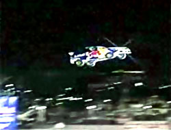 Otomobil 82 metre havada uçtu