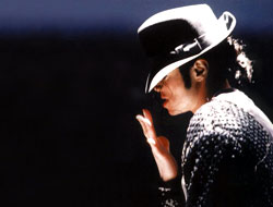 Michael Jackson hayatını kaybetti