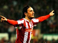 Tuncay şov yaptı, Stoke turladı