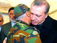 Erdoğan komutana sarılıp öptü!