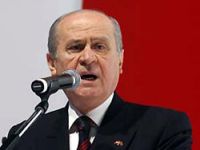 Ülkücüler, Bahçeli'yi bombaladı