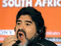 Maradona: Pele müzesine dönsün!