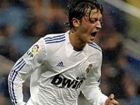 Real Madrid mutlu Mesut!