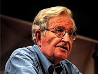 Chomsky: Bilgiler filtrelendi, çarpıtıldı
