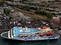 Mavi Marmara'ya coşkulu karşılama