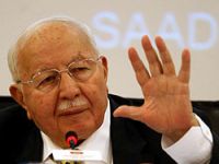 Erbakan hastaneye kaldırıldı