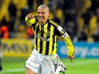 Alex de Souza 2 yıl daha Fenerbahçe'de