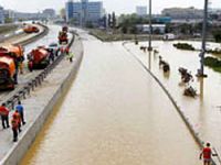 İstanbul'da şiddetli yağmur: E-5 karayolu kapandı