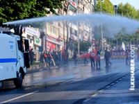 Polis, Taksim'e çıkmak isteyen gruplara müdahale etti!