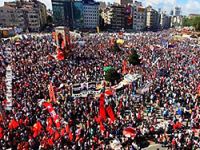 Taksim'de binler toplandı