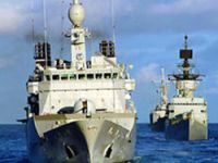 Türk askeri Aden’de iki gemiyi kurtardı