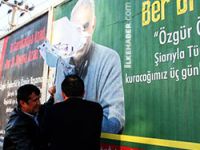 Öcalan posterleri polislerce kaldırıldı