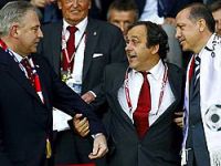 Platini Türkiye'ye geliyor