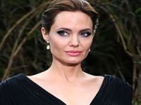 Angelina Jolie Hewler’de