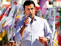 Demirtaş: AKP'nin atadığı vali, vekilleri şehre sokmuyor, Kürtler özerklik ilan etmesin de ne yapsın?