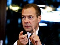 Rusya'da Dmitry Medvedev hükümeti istifa etti