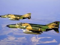 İran, savaş uçaklarını sınıra sevk etti