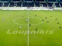 Yunanistan’da futbolcular sığınmacılar için oturdu