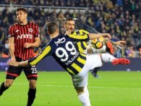 Fenerbahçe sahasında puan kaybetti