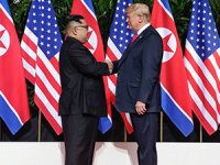 Trump, Kim Jong Un ile görüştü