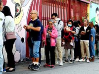 Hong Kong'da protestoların gölgesinde seçim